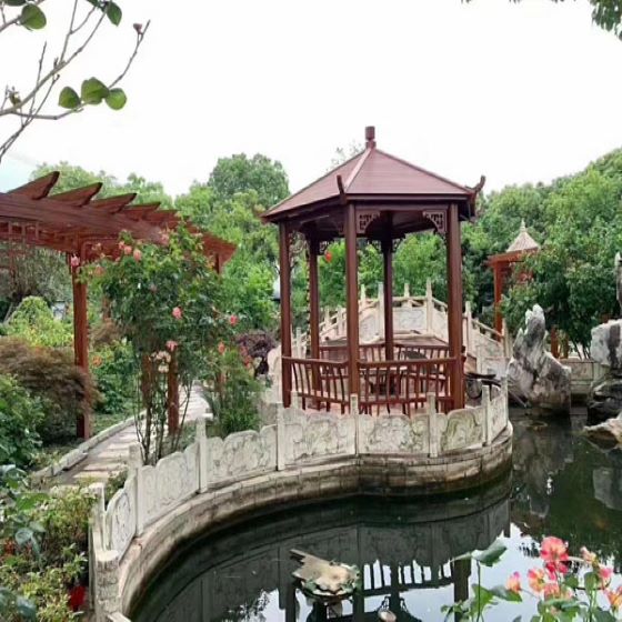 北京别墅庭院花园凉亭边打造水景的注意事项